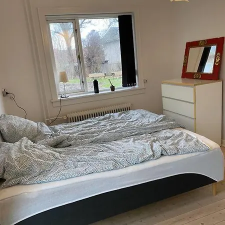 Cozy With Balcony Διαμέρισμα